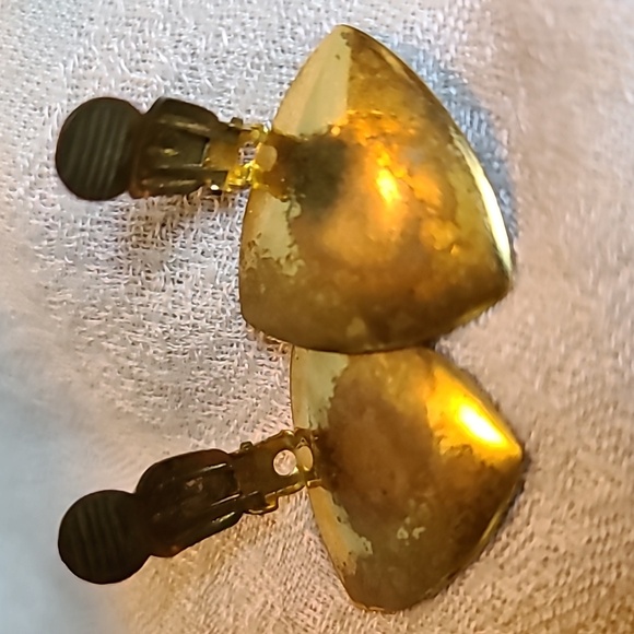 Vintage aurora borealis faceted glass and  enamel clip on earrings. - Picture 6 of 6